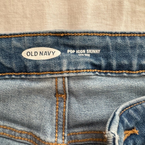 Old Navy Pop Icon Skinny Jeans - Picture 2 of 3